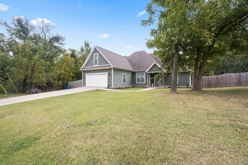 Property Photo:  27 Hillswick Lane  AR 72715 