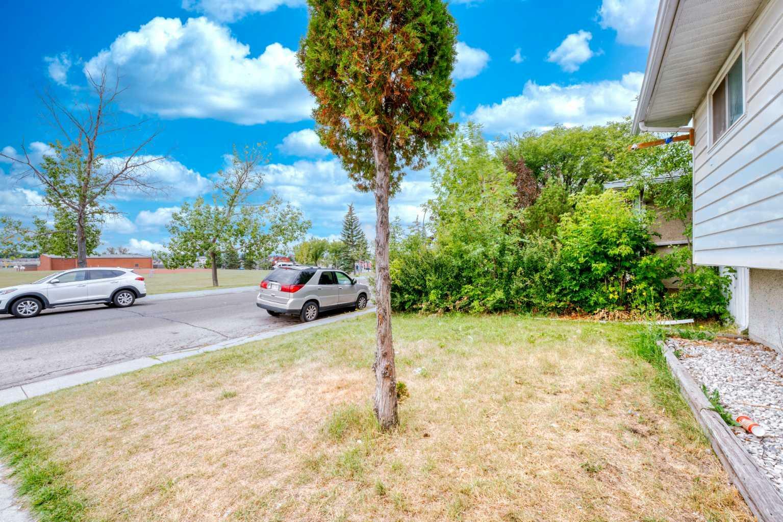 Property Photo:  3012 12  AB T2A 0B3 