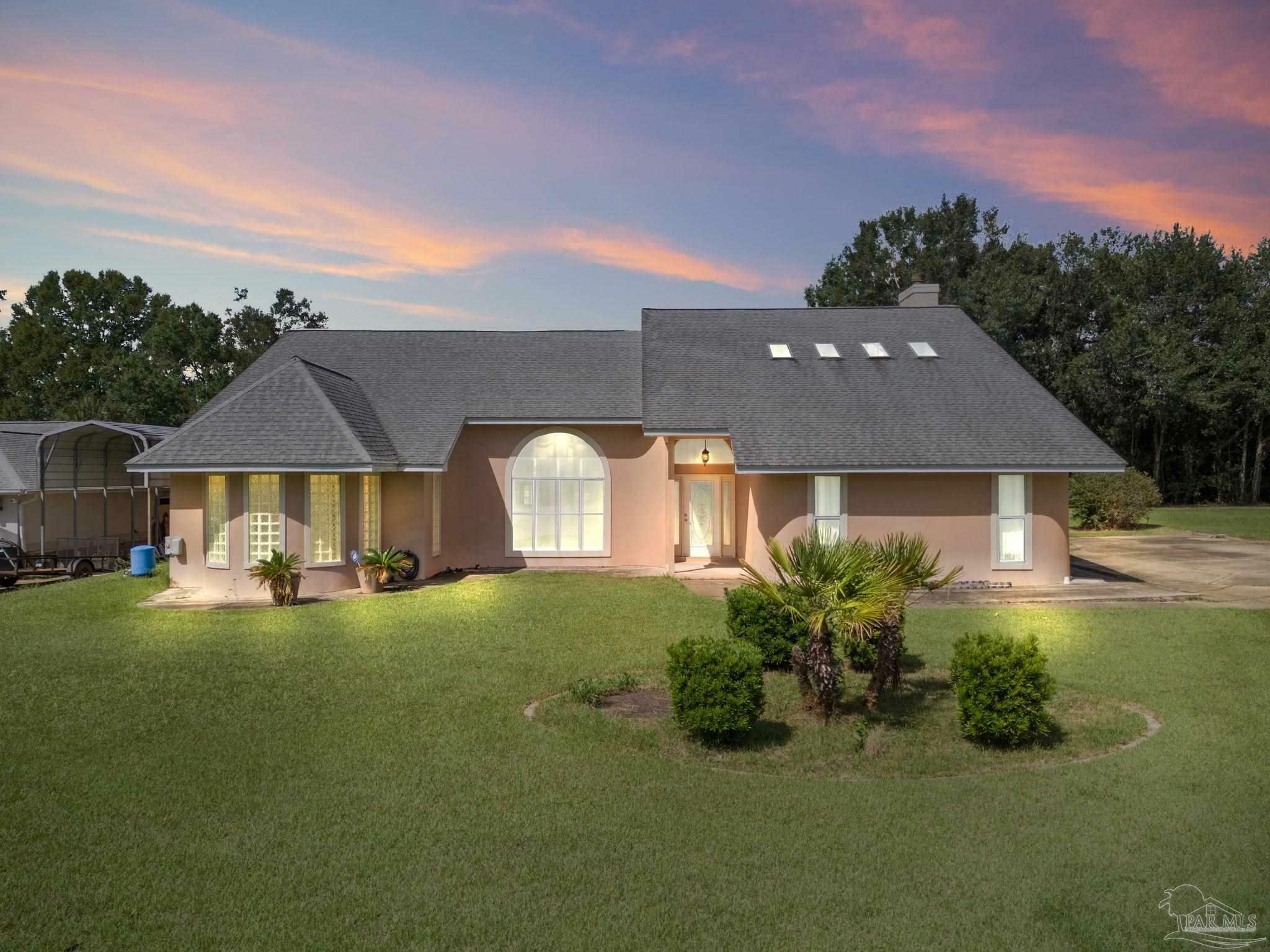 Property Photo:  3343 Alysheba Dr  FL 32533 