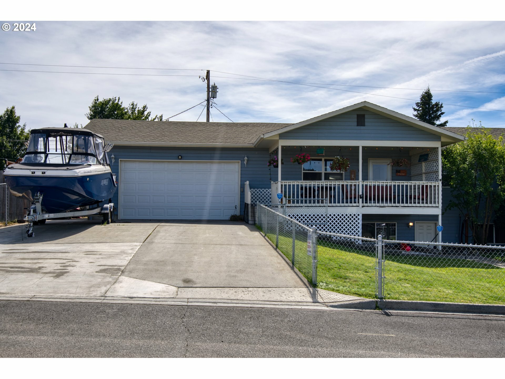 Property Photo:  722 E Main St  WA 98620 