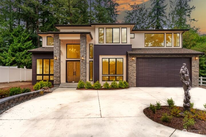 Property Photo:  22012 SE 20th Street  WA 98075 