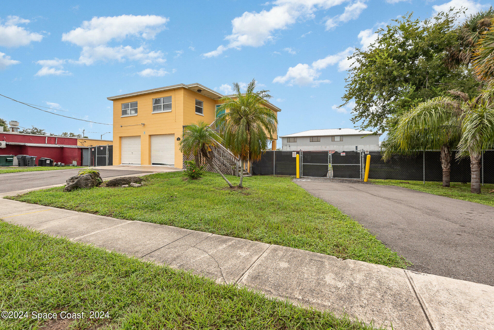 Property Photo:  624 Grannis Avenue S  FL 32796 