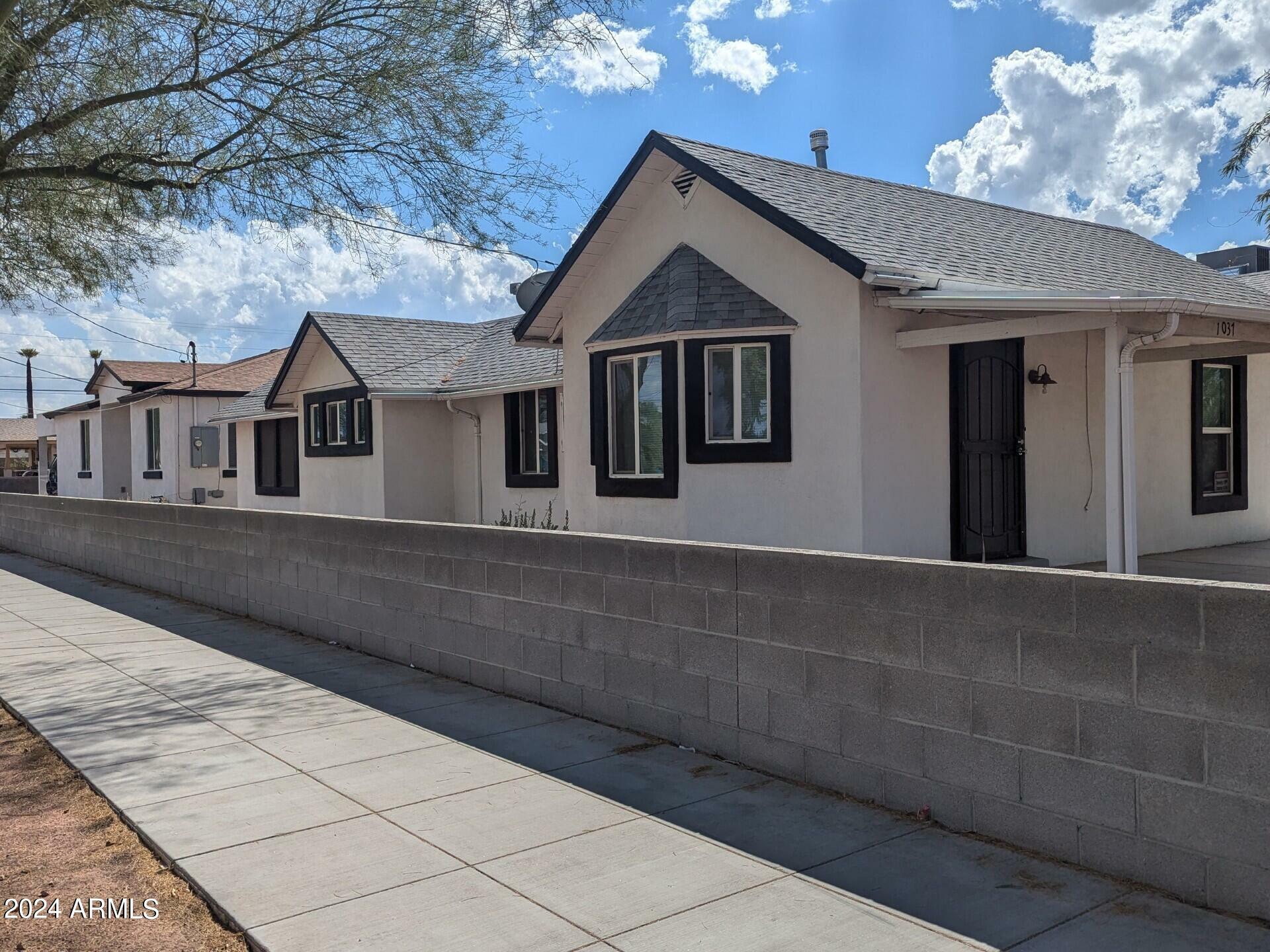 Property Photo:  1037 E Moreland Street  AZ 85006 