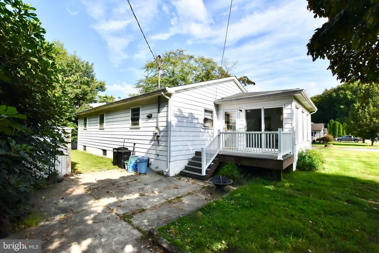 Property Photo:  173 S Washington Drive  NJ 08070 