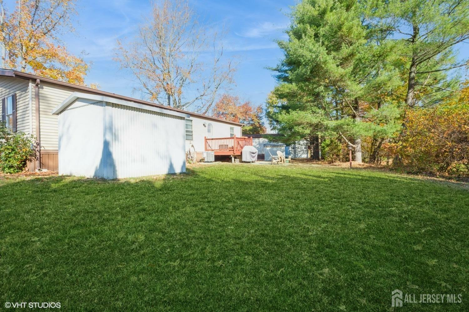 Property Photo:  337 Pond Court  NJ 08884 