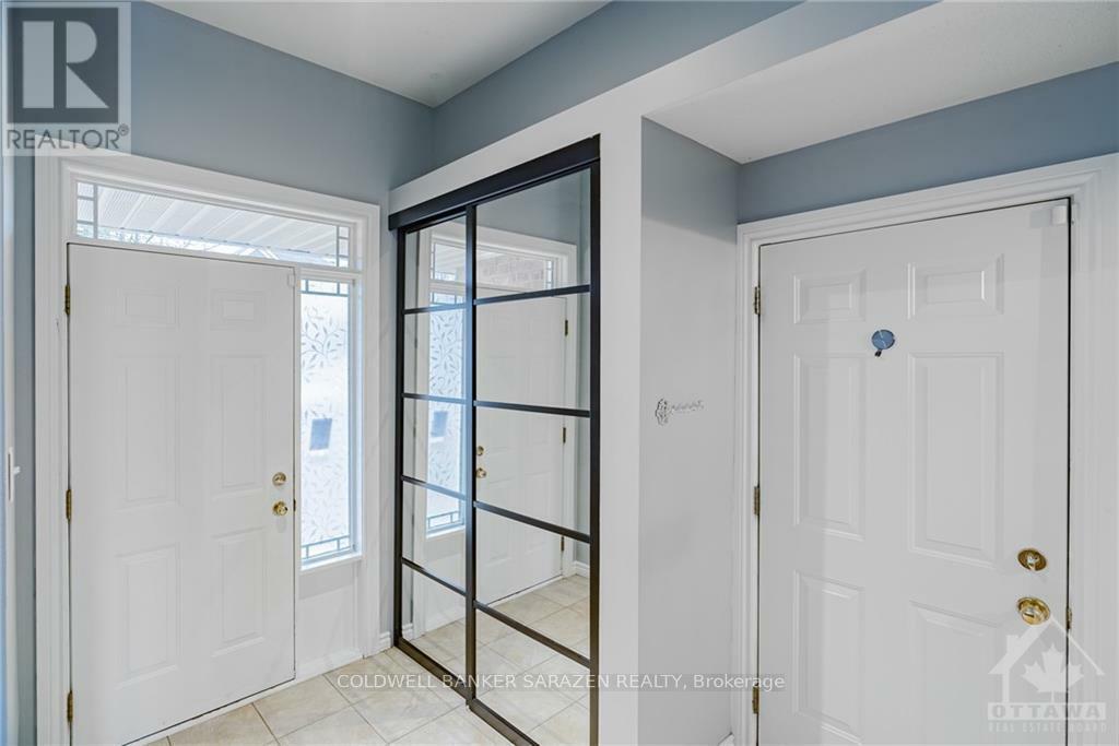 Photo de la propriété:  319 Chestermere Crescent  ON K2G 7A8 