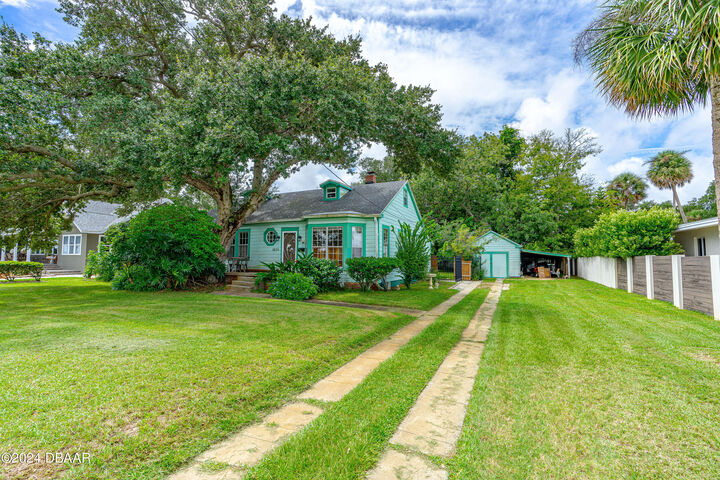 Property Photo:  1206 S Riverside Drive  FL 32168 