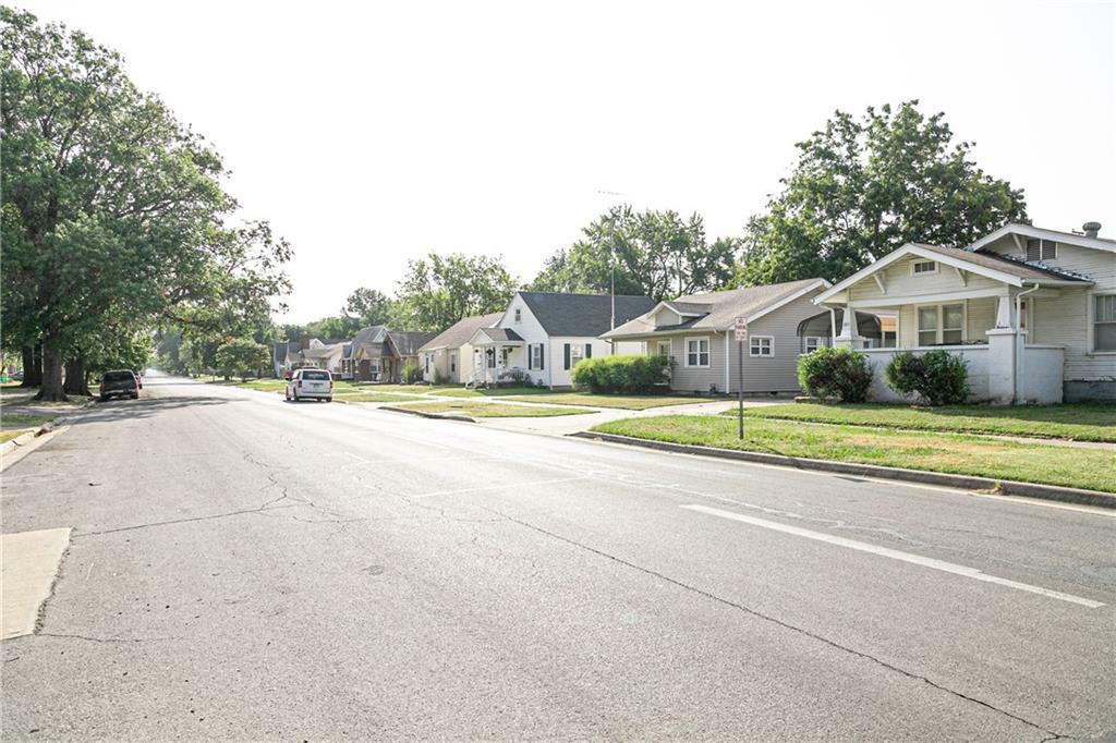 Property Photo:  1217 W 5th Street  KS 67337 