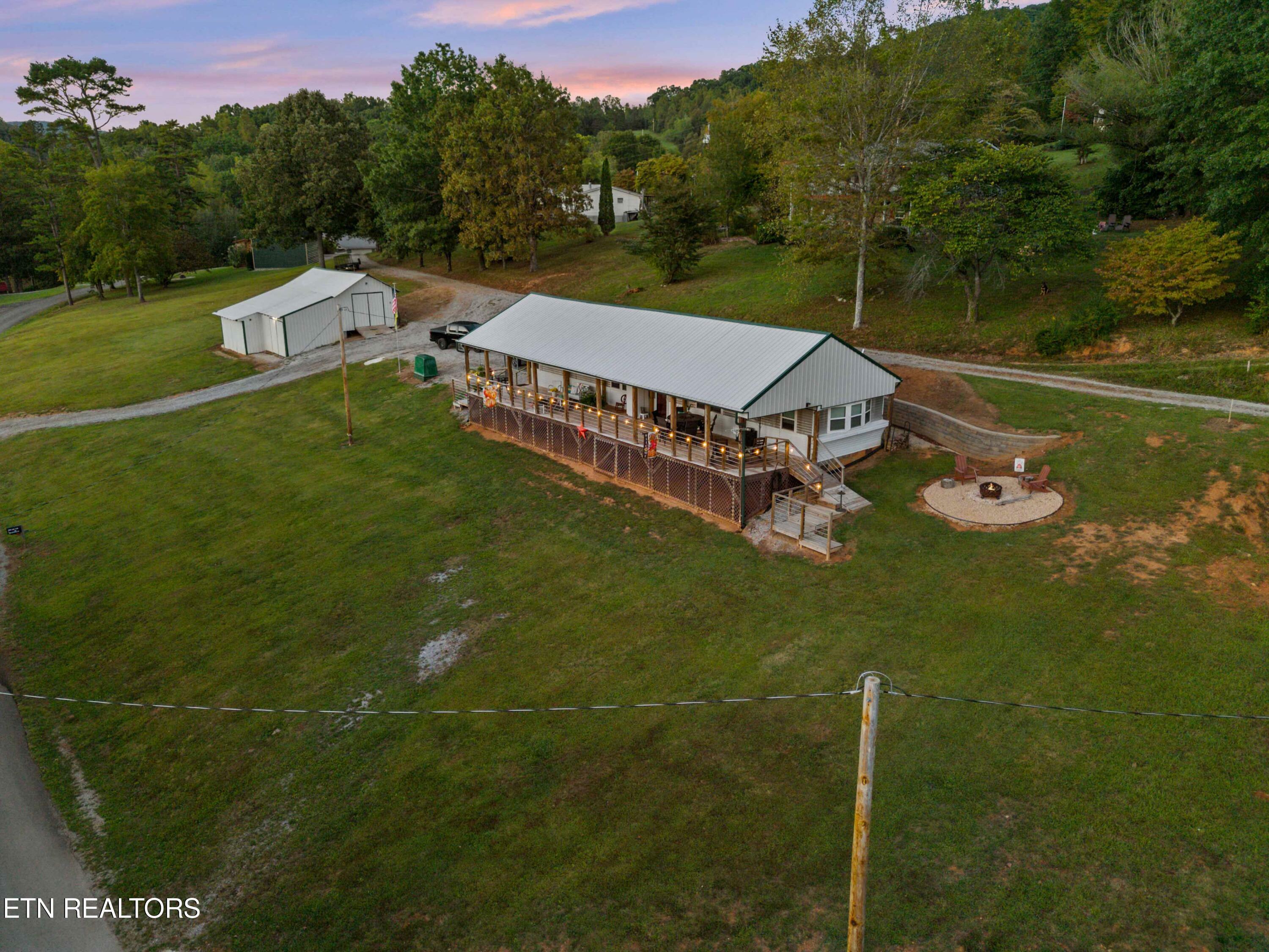 645 Blue Springs Rd  Speedwell TN 37870 photo