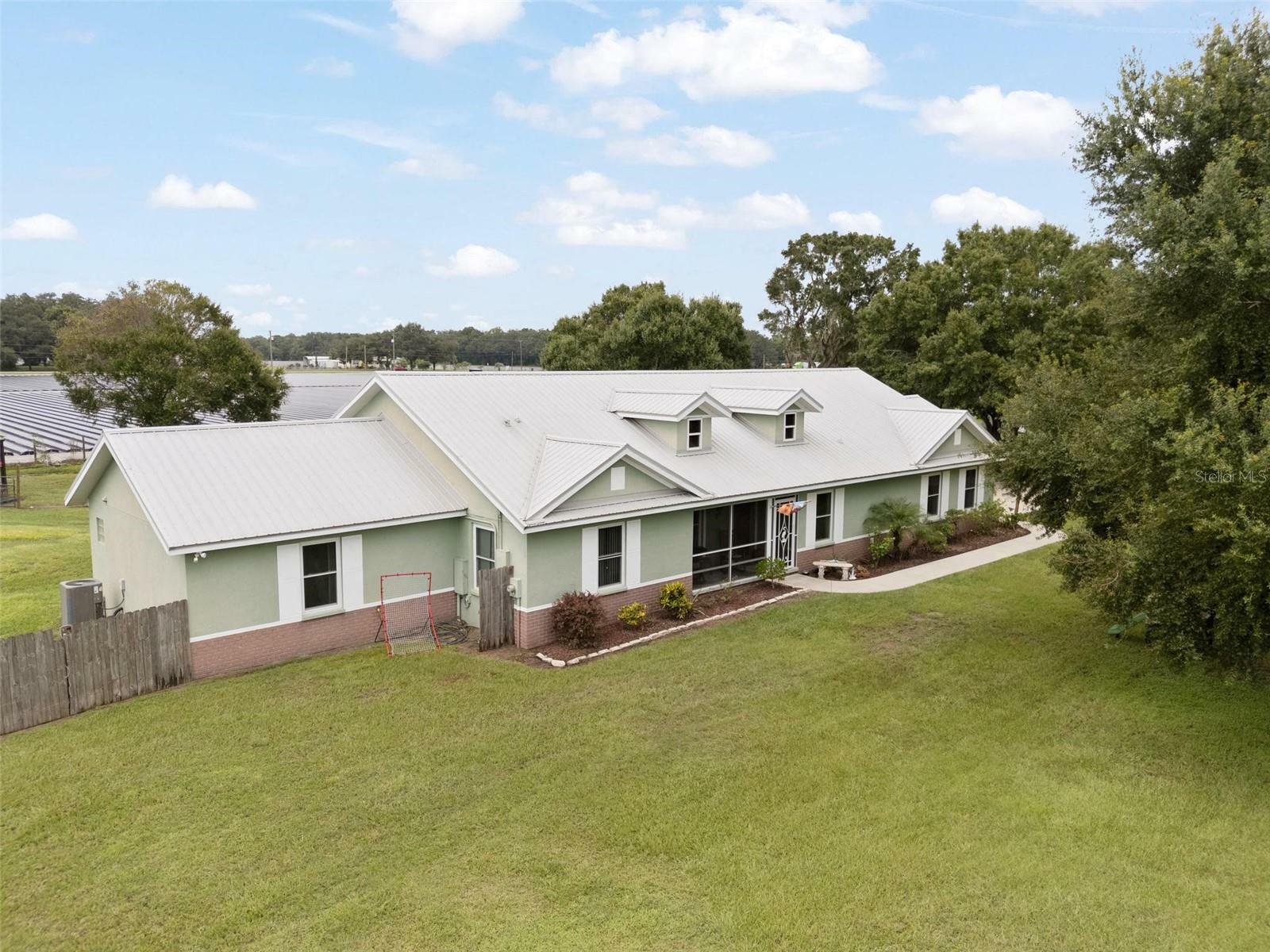 Property Photo:  4412 Holloway Meadow Lane  FL 33567 