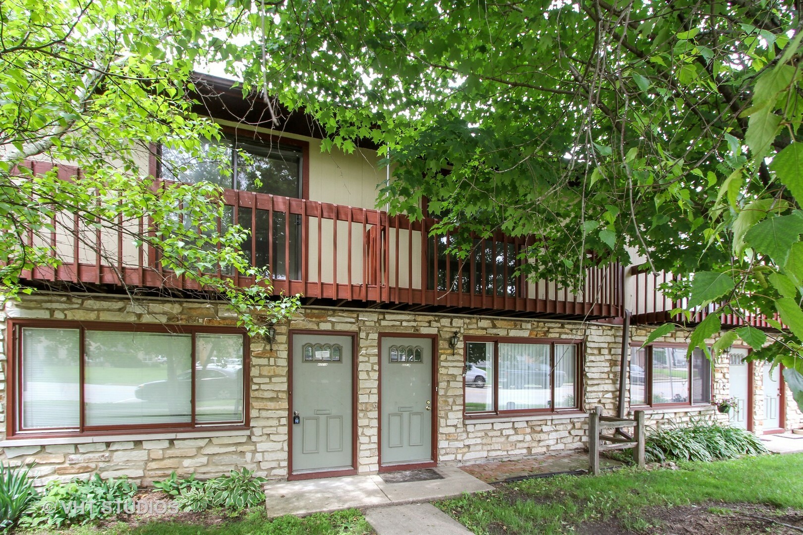 Property Photo:  422 Lincoln Avenue B  IL 60021 