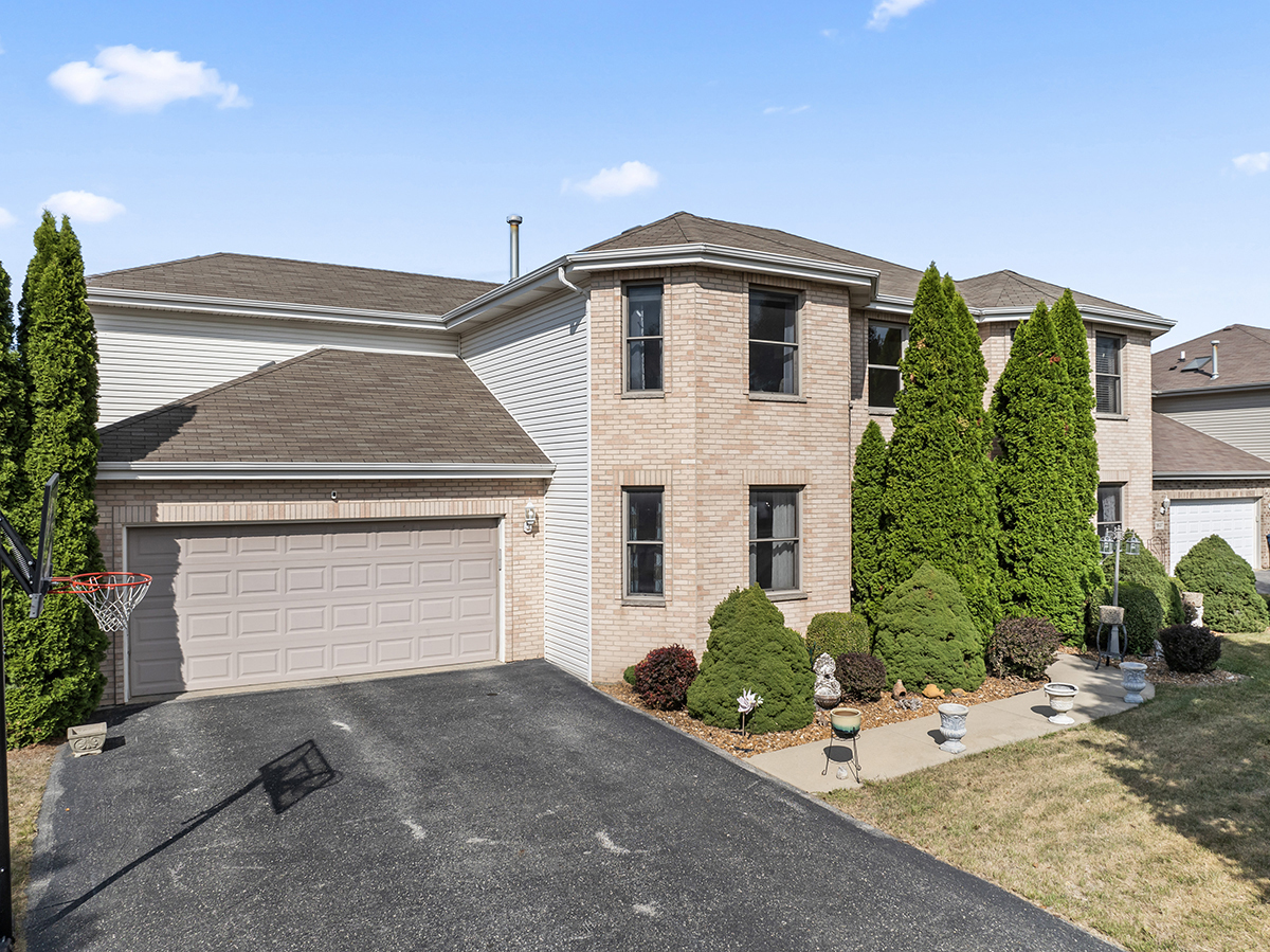 Property Photo:  1825 Claire Drive  IL 60914 