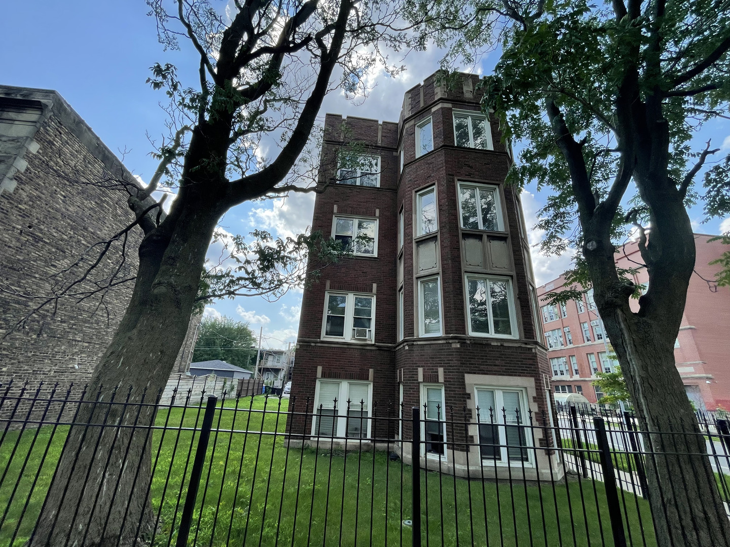 649 E Marquette Road 4  Chicago IL 60637 photo