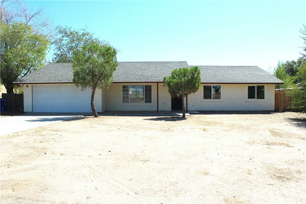 Property Photo:  13933 Quinnault Road  CA 92307 