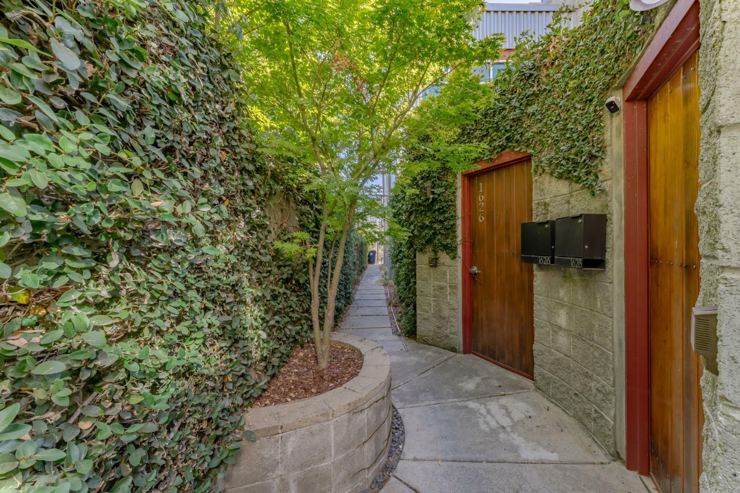 Property Photo:  1626 Q Street  CA 95811 