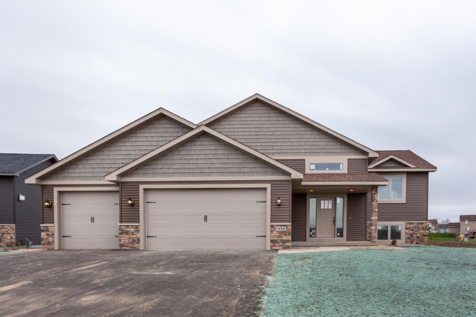 Property Photo: 724 165th Street WI 54015