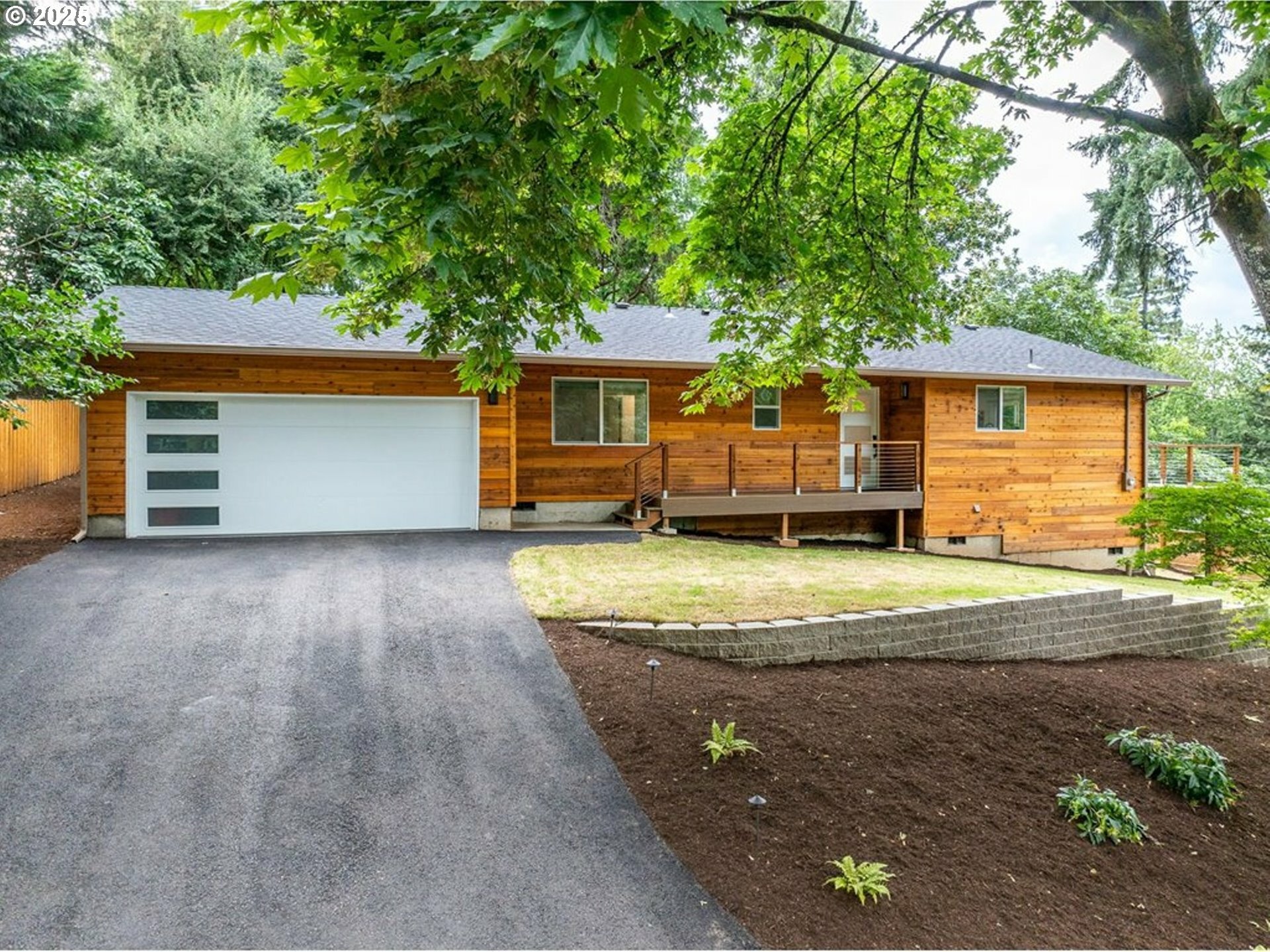 Property Photo: 818 Ash St OR 97034
