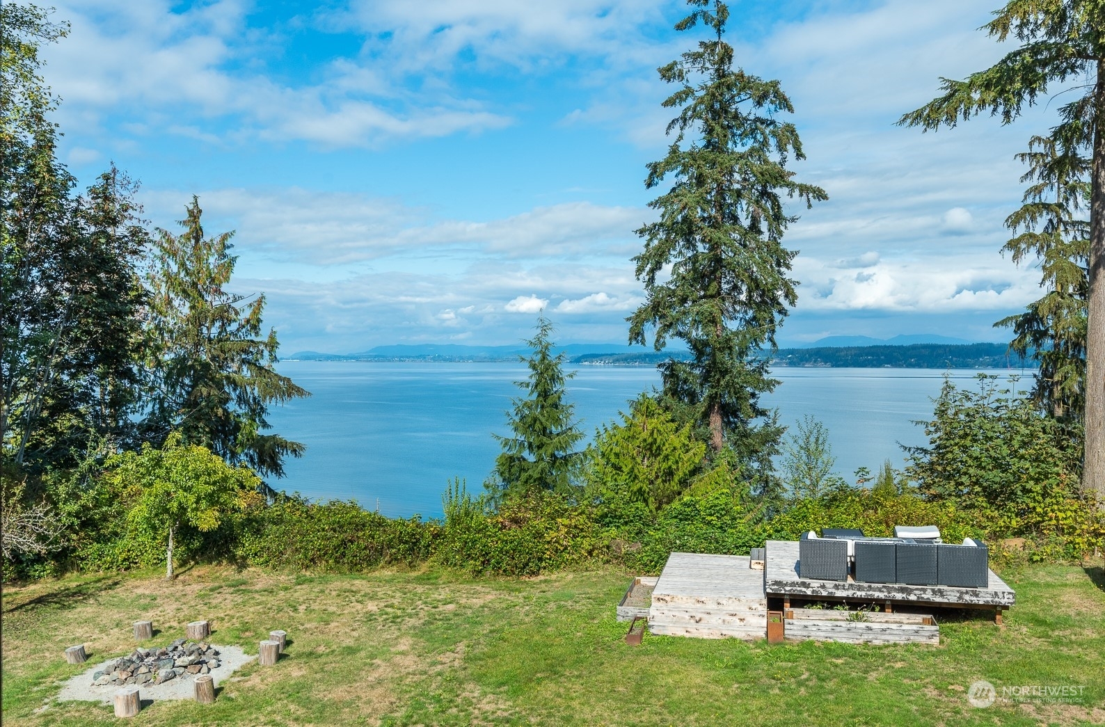 Property Photo:  2681 S East Camano Dr  WA 98282 