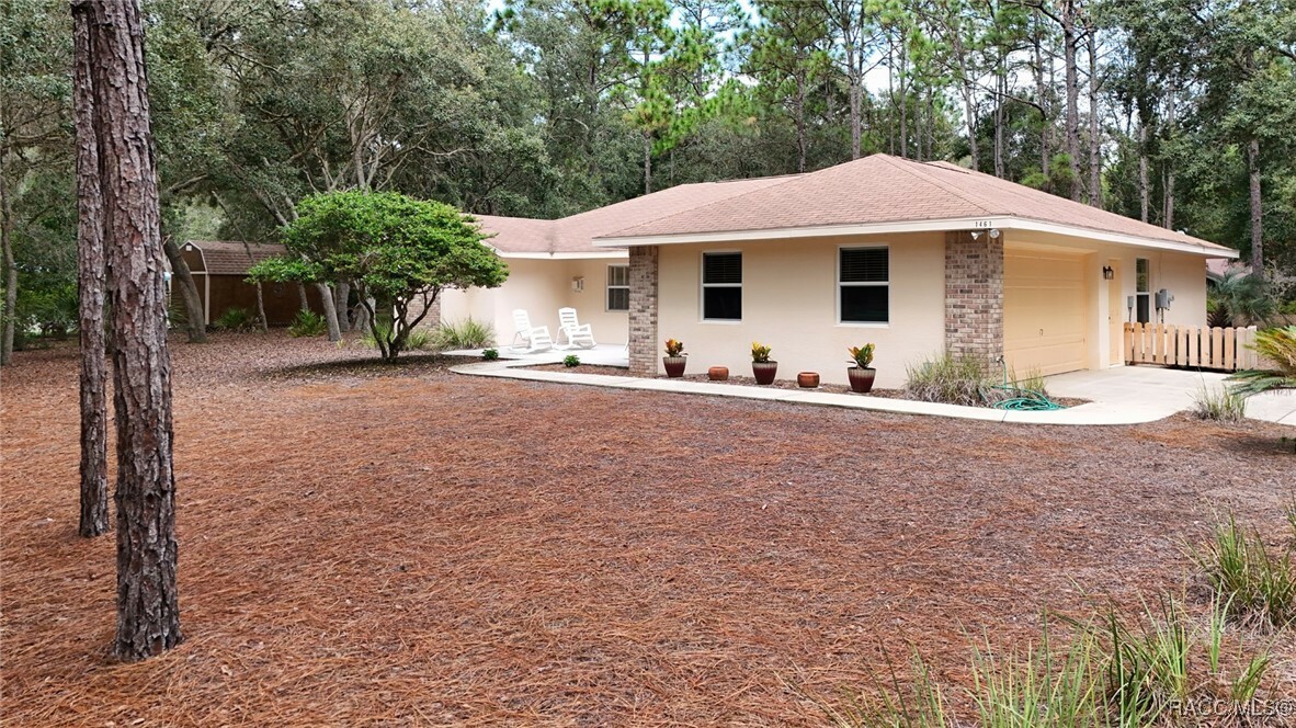 Property Photo:  1461 W Redding Street  FL 34442 