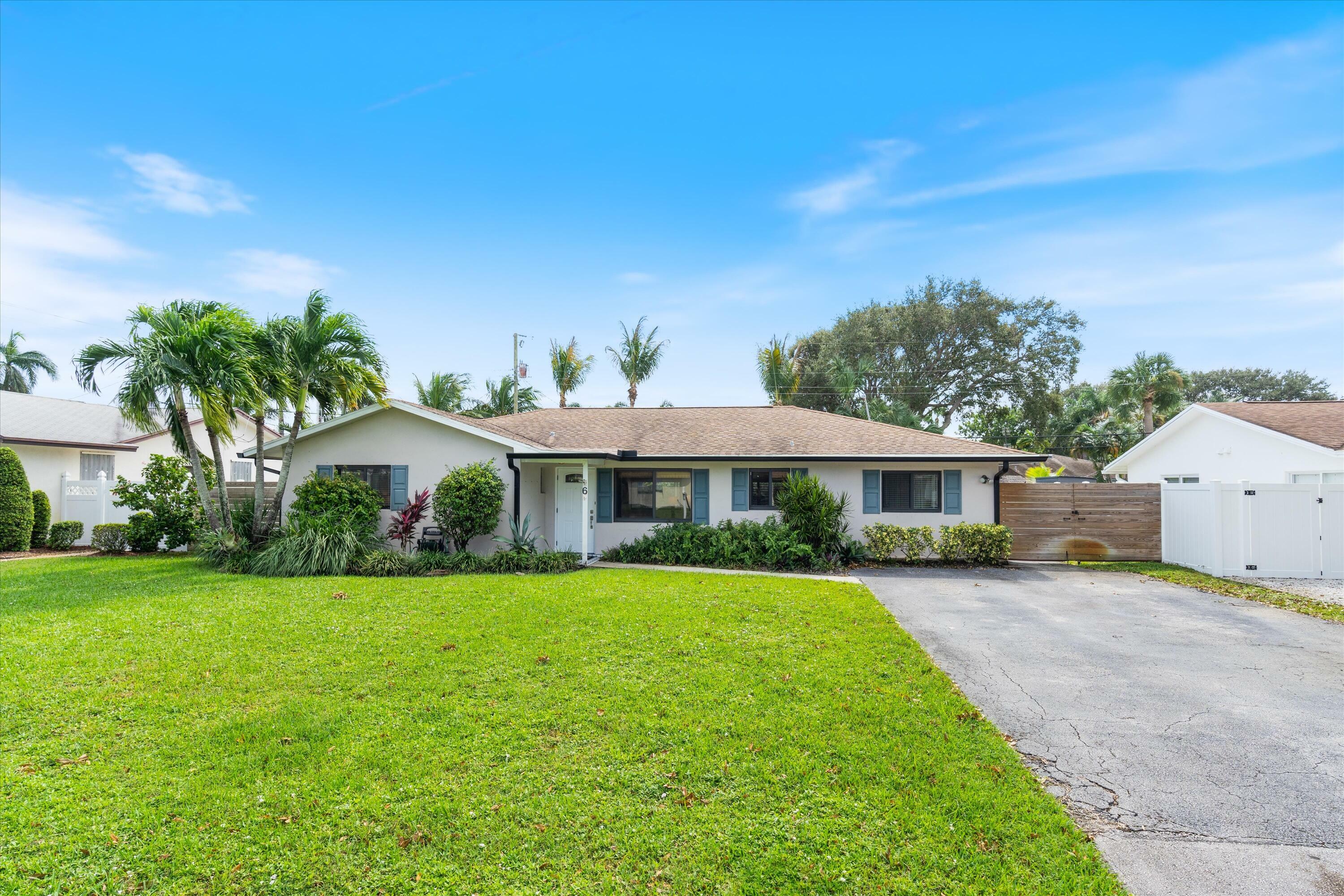 Property Photo:  6 W Windsor Road W  FL 33469 