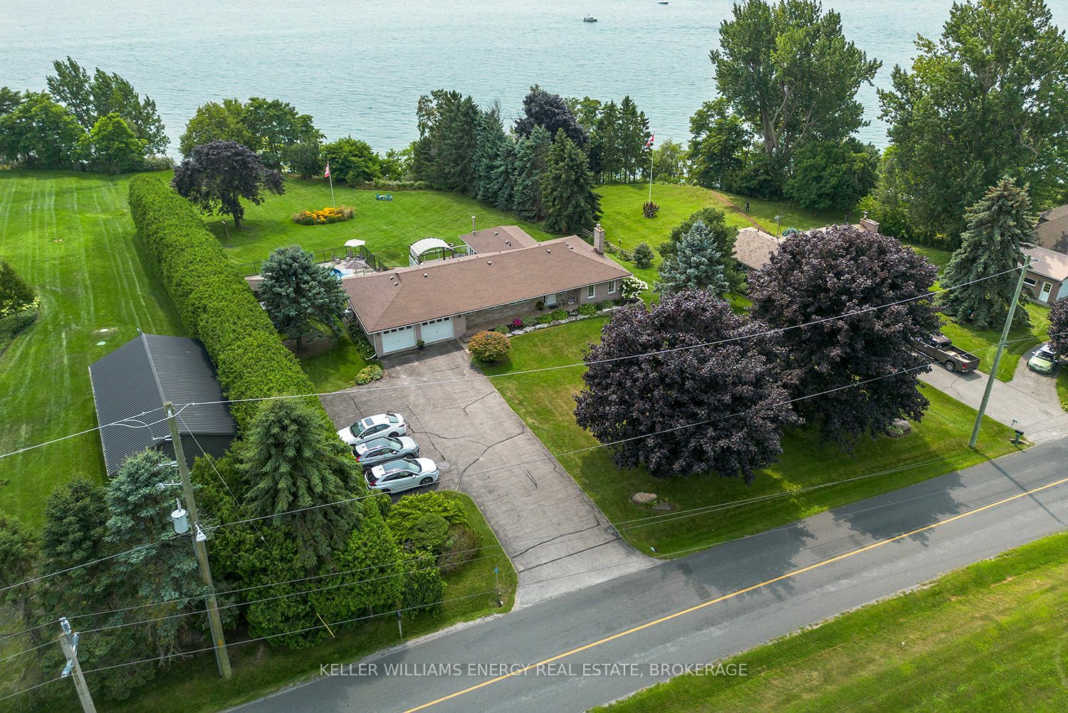 3667 Lakeshore Rd  Clarington ON L1B 0G9 photo