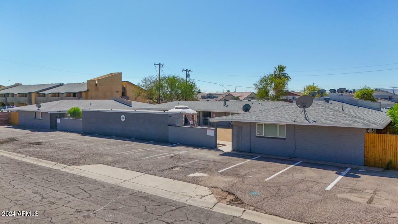 Property Photo:  2203 E McKinley Street  AZ 85006 