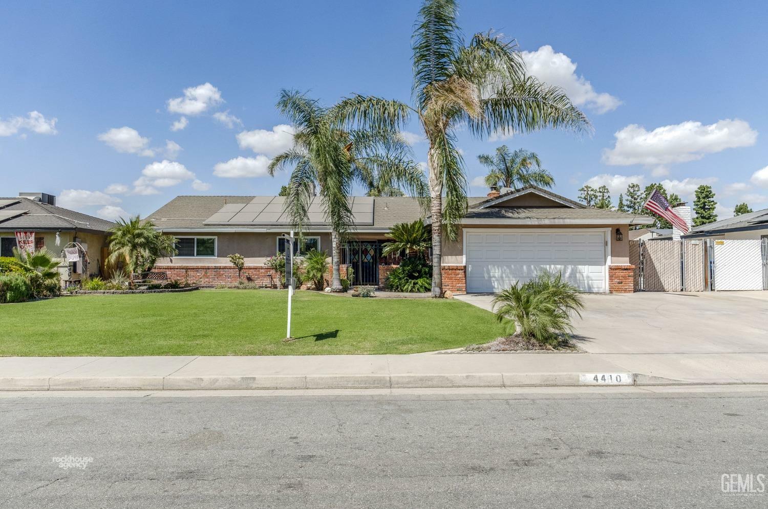 4410 Charter Oaks Avenue  Bakersfield CA 93309 photo