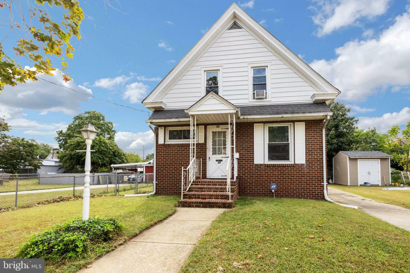 Property Photo:  20 E Wood Street  NJ 08066 