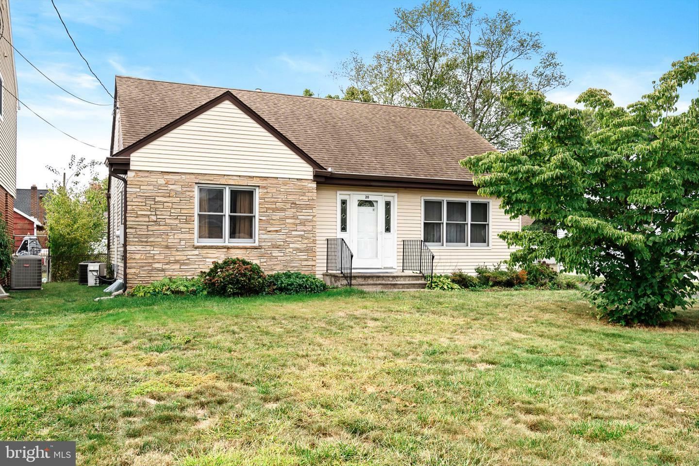 Property Photo:  20 Pine Avenue  NJ 08505 