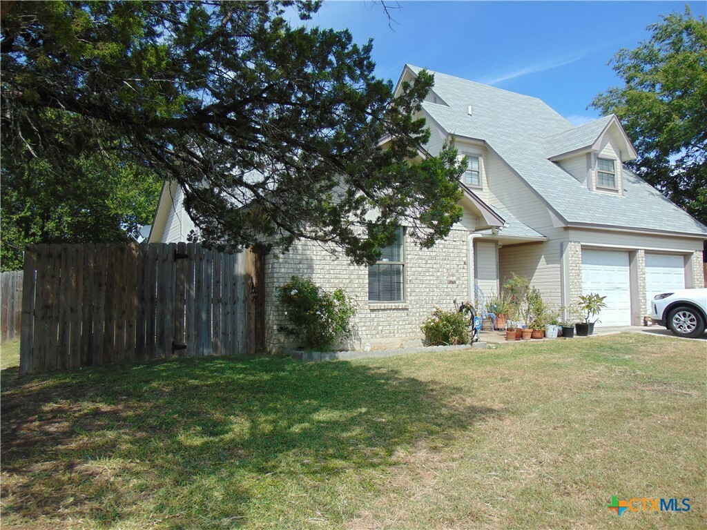 Property Photo:  2313 Schwertner Drive  TX 76543 