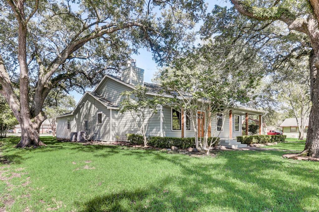 Property Photo:  707 Main Street  TX 77535 