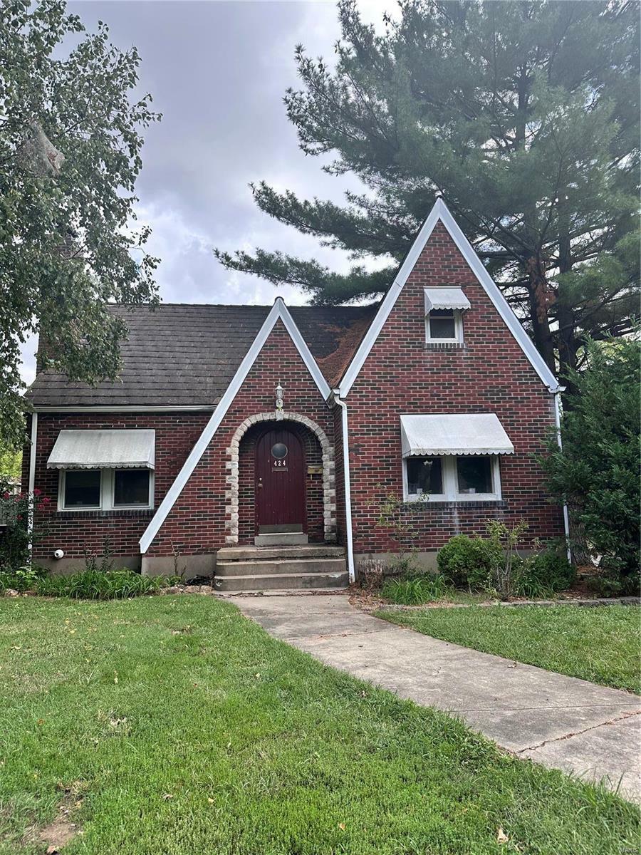 Property Photo: 424 S West End Boulevard MO 63703