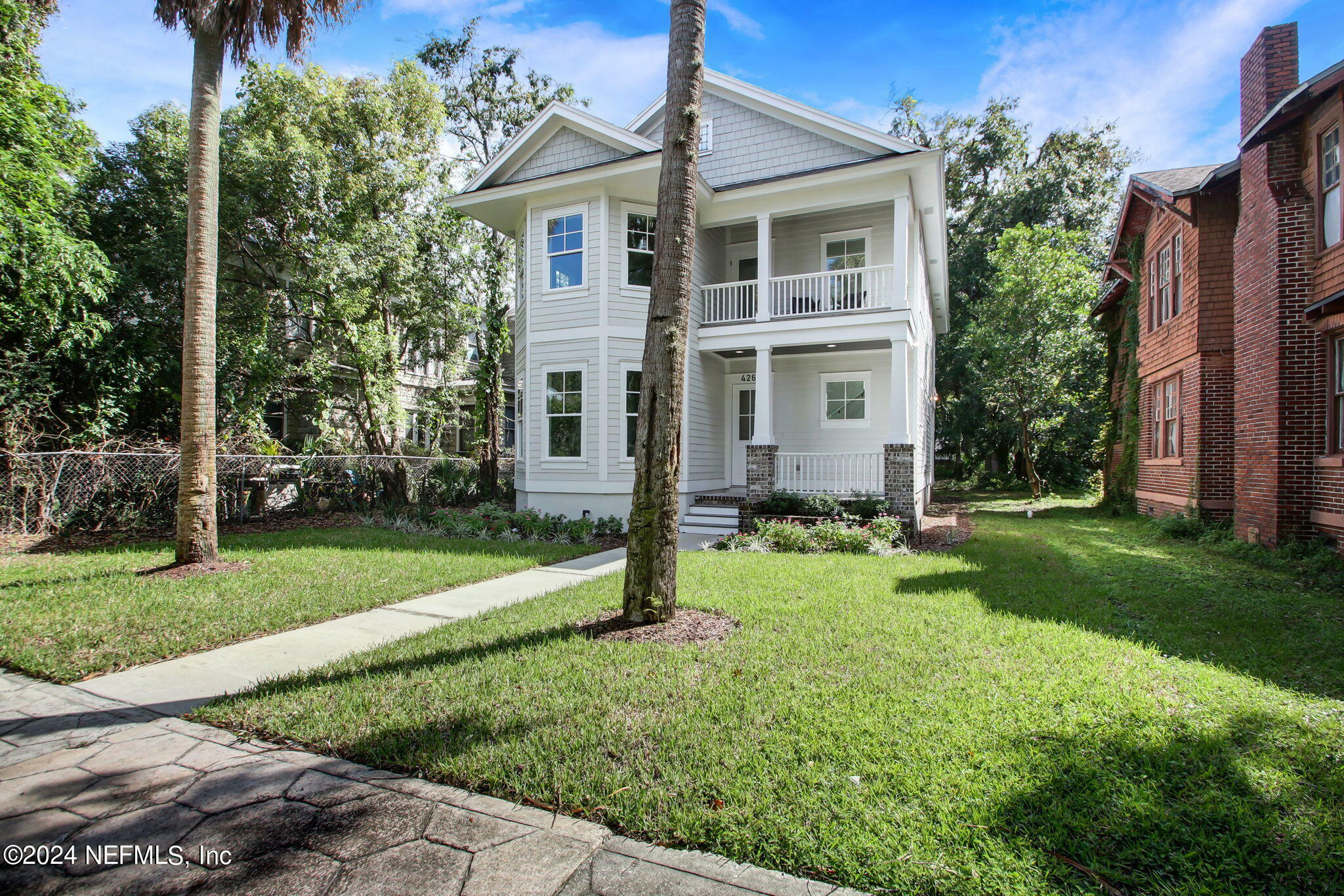 Property Photo:  426 E 5th Street  FL 32206 