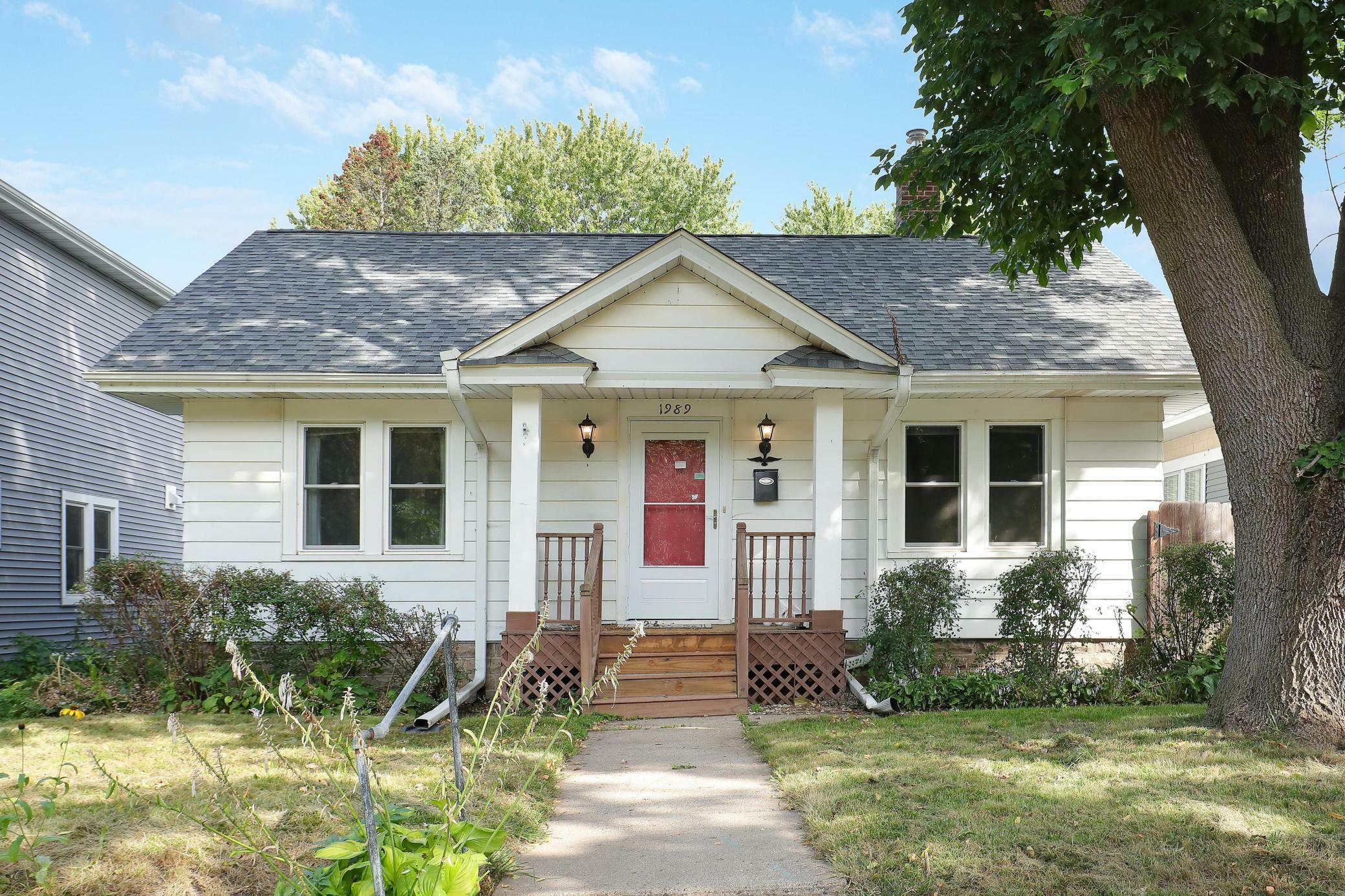 Property Photo:  1989 Randolph Avenue  MN 55105 