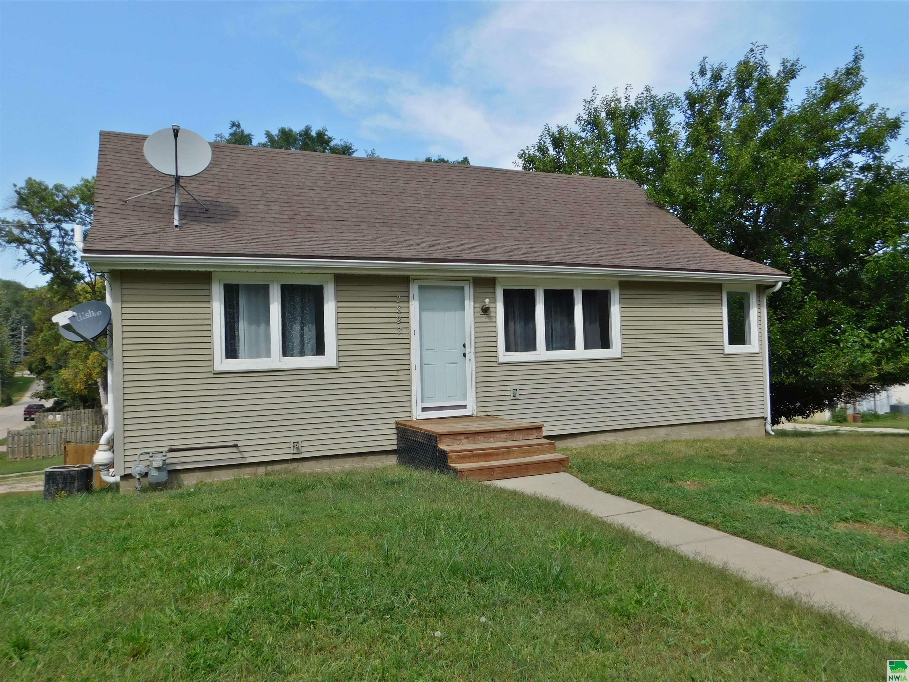 Property Photo:  2829 W 4th  IA 51103 