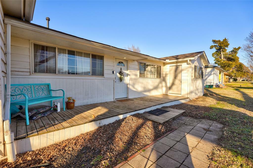 Property Photo:  5805 SE 8th Street  OK 73110 