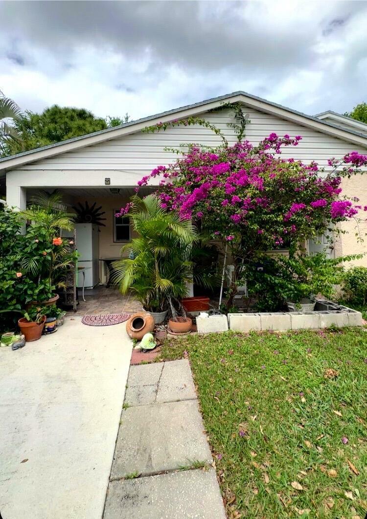 Property Photo:  714 Center Street Street 1  FL 33458 