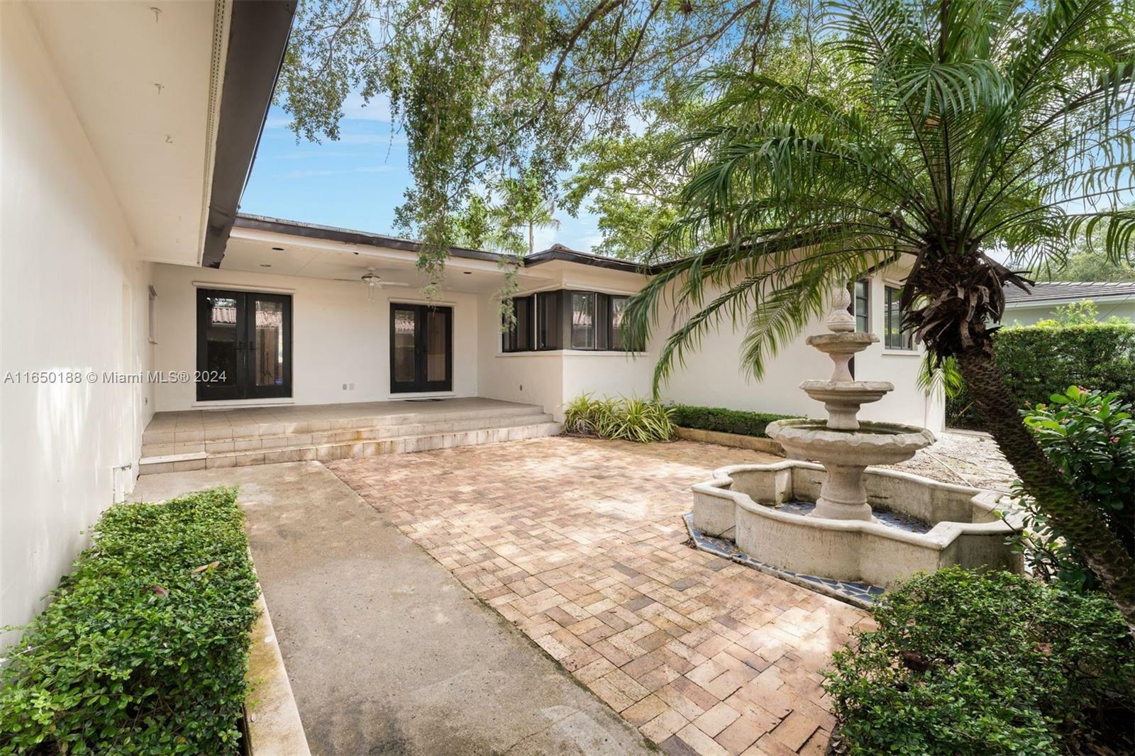 Property Photo:  1170 S Alhambra Cir  FL 33146 