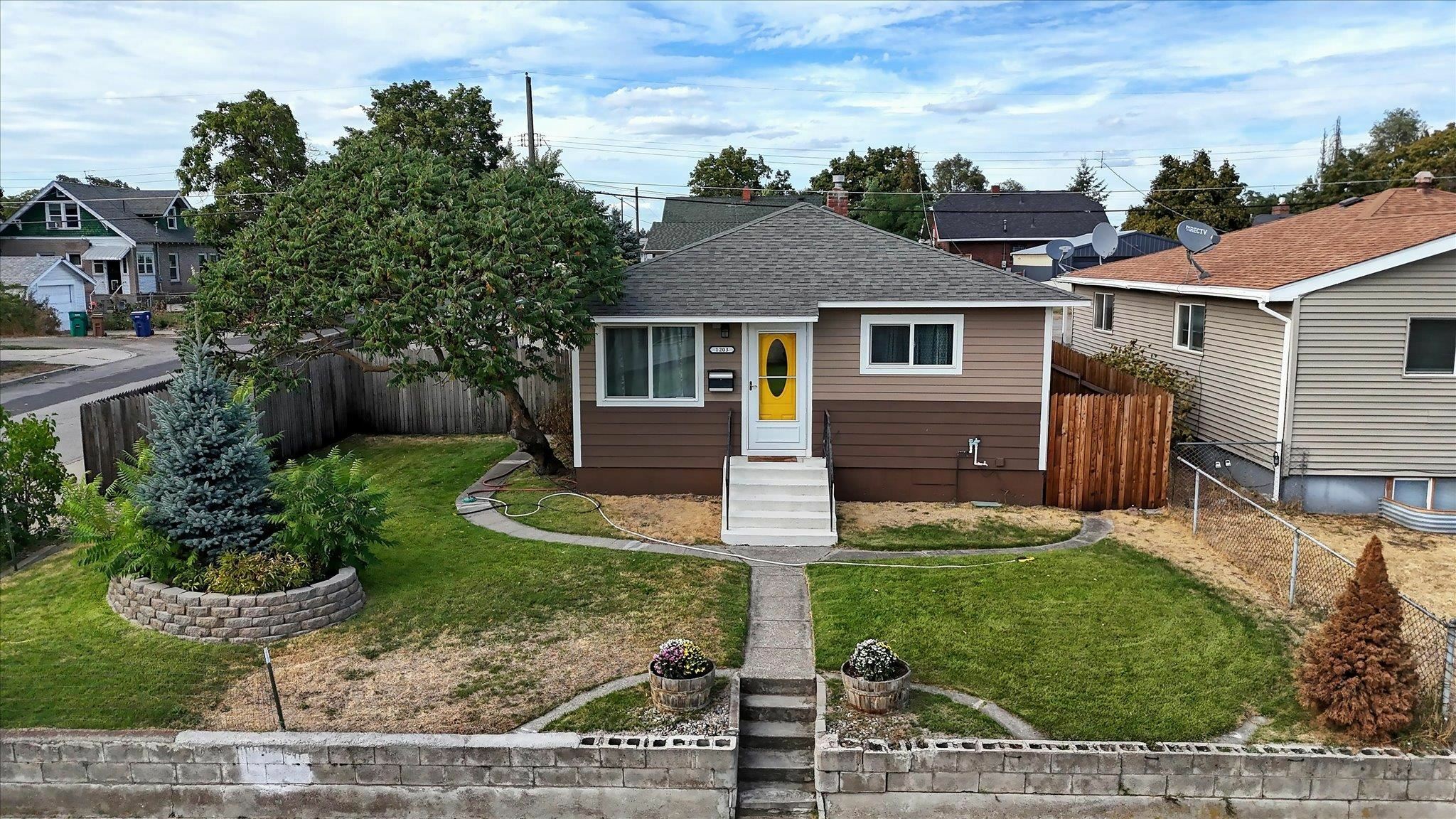 Property Photo: 1203 E Kiernan Ave WA 99207
