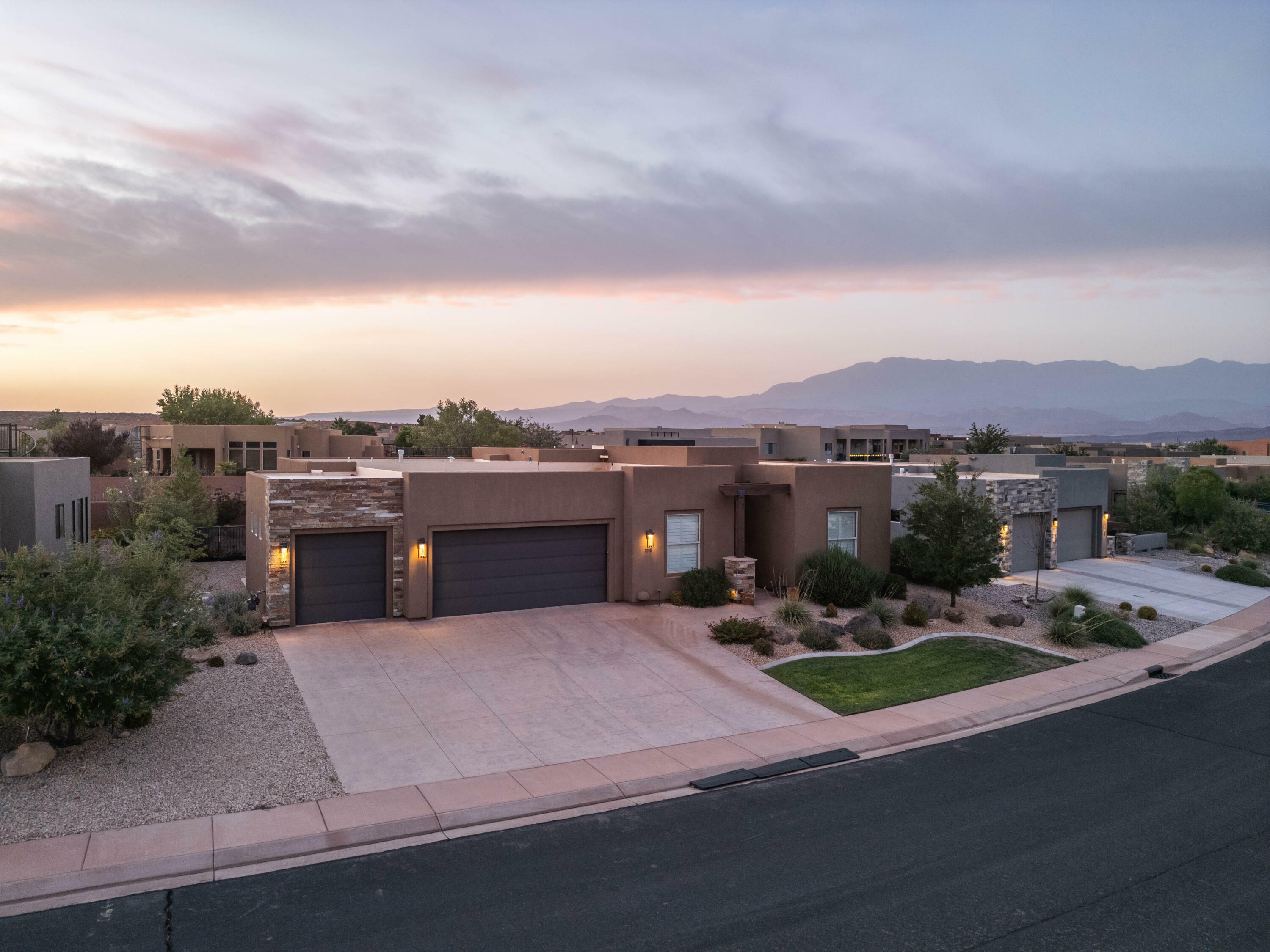 Property Photo:  3318 S Red Rock Way  UT 84737 