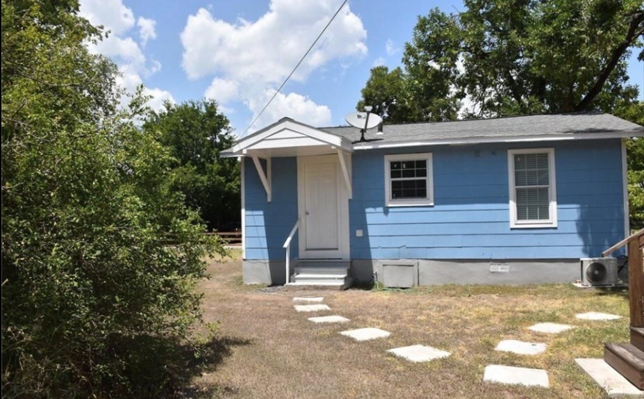 Property Photo:  305 W 55 1/2 Street A  TX 78751 