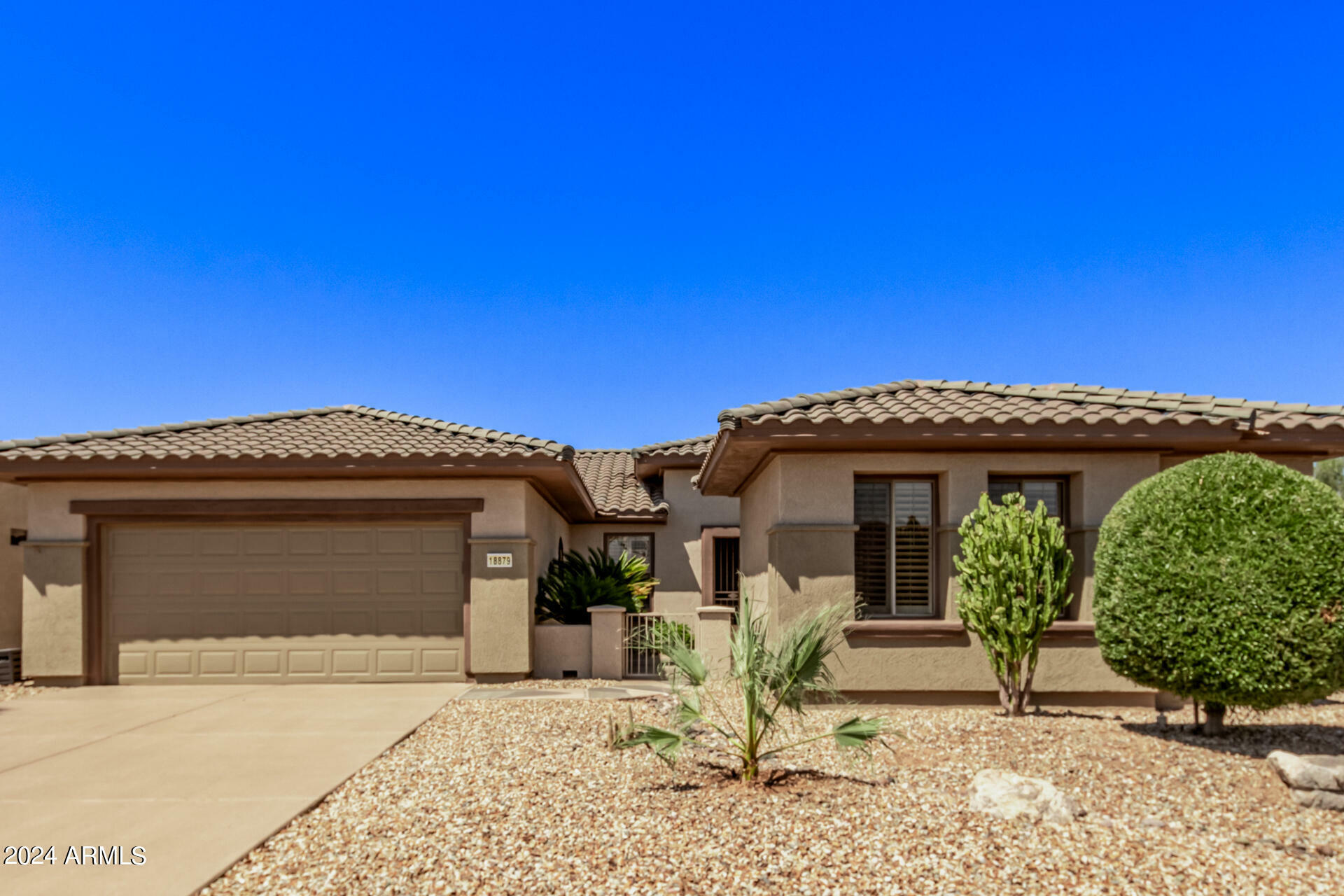 Property Photo:  18879 N Summerbreeze Way  AZ 85374 