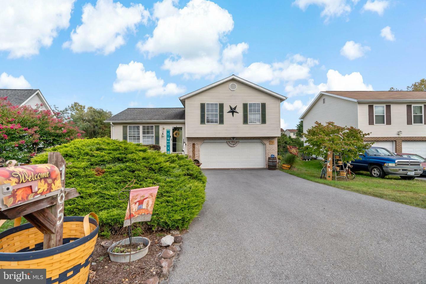 Property Photo: 165 Wildflower Creek Drive WV 25404