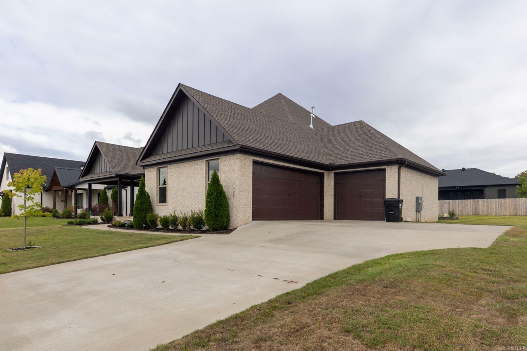 Property Photo:  7429 Lake Point Circle  AR 72019 