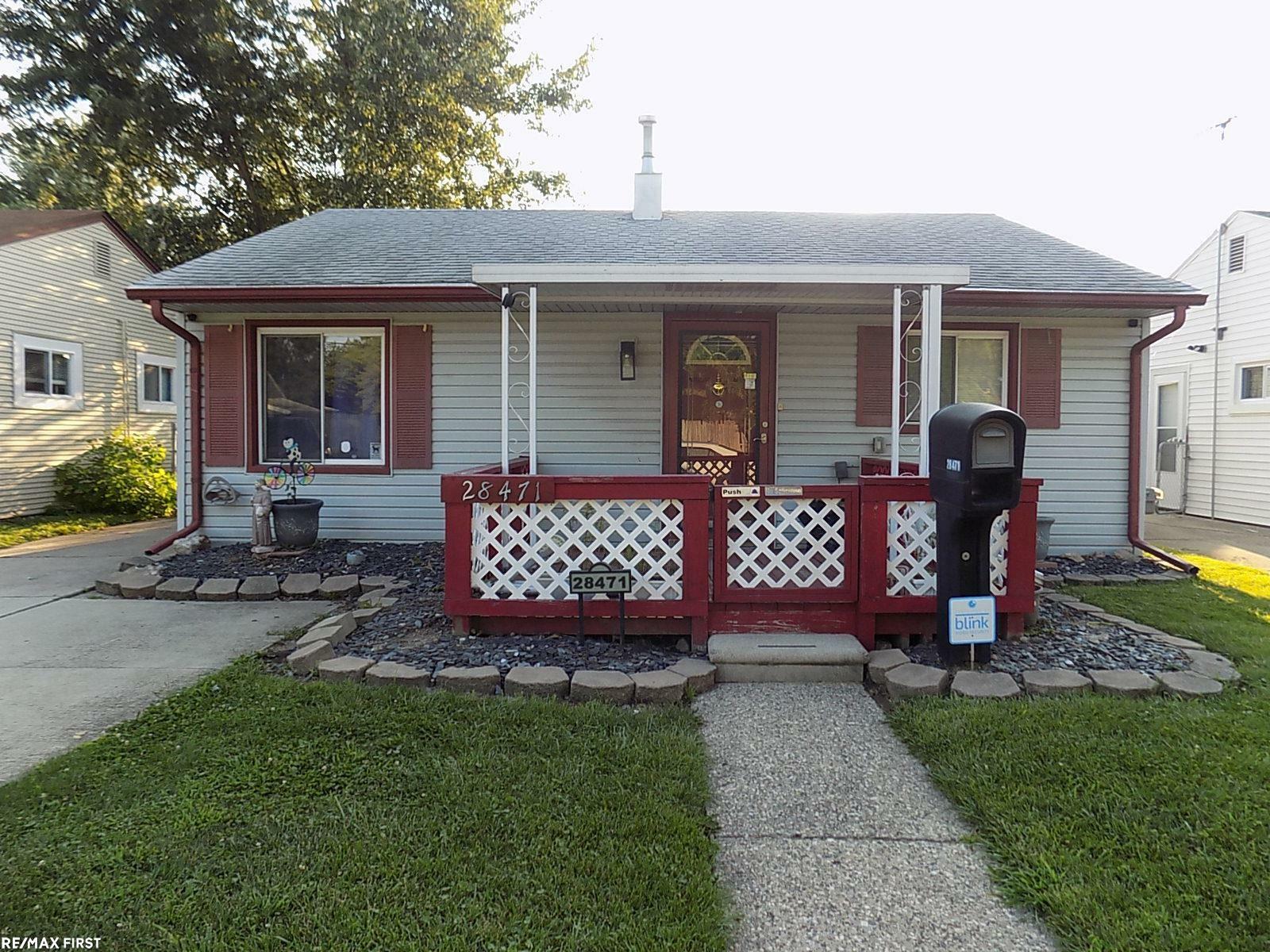 Property Photo:  28471 Rosemont Street  MI 48066 