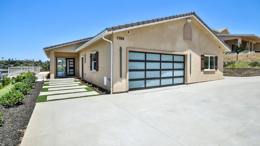 1198 Barbara Drive  Vista CA 92084 photo