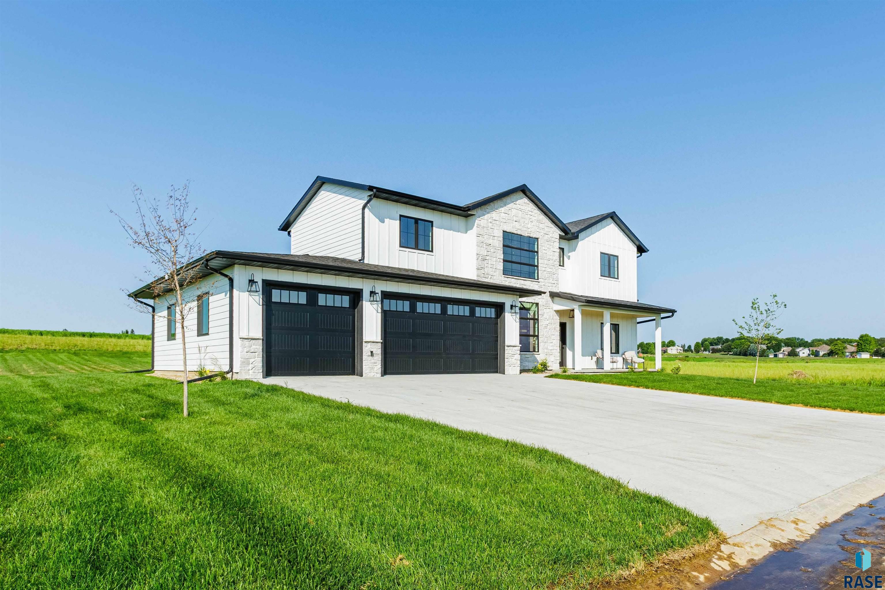 Property Photo: 507 Mill Pond Rd IA 51246