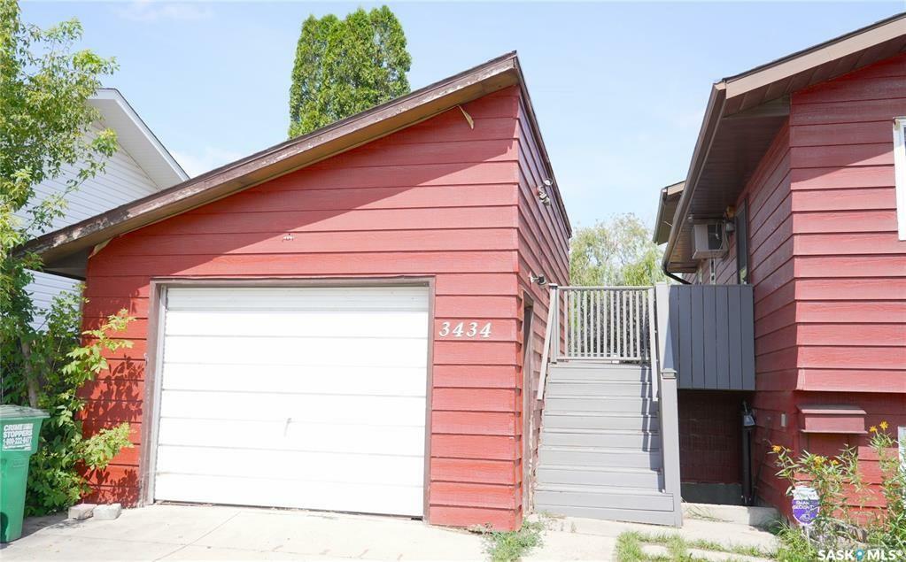 Property Photo:  3434 33rd Street W  SK S7L 6C9 