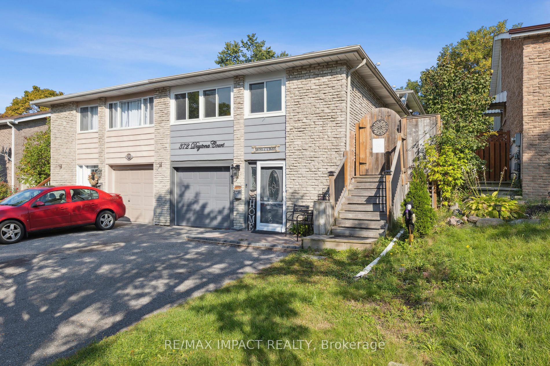 Property Photo:  372 Daytona Crt  ON L1K 1H9 