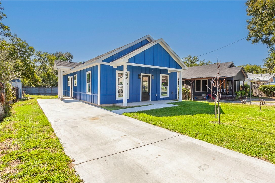 Property Photo:  2608 Cleveland Avenue  TX 76711 